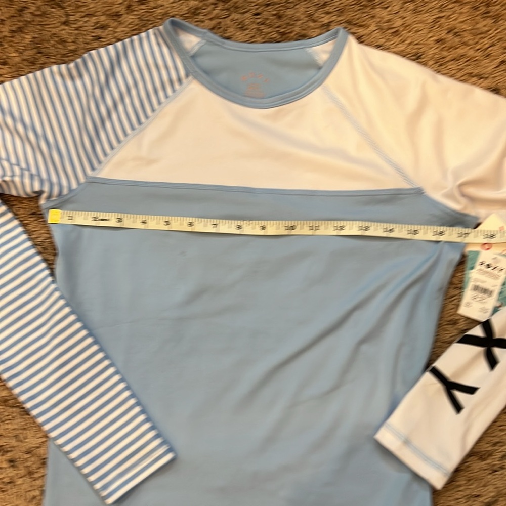 Women’s Roxy Rashguard - Picture 5 of 8
